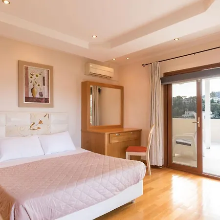 View Villas-corfu-villa Eleni,4 Bedrooms,large Private Pool,prime Location * Кассиопи