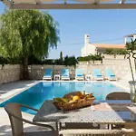View Villas-corfu-villa Eleni,4 Bedrooms,large Private Pool,prime Location וילה *